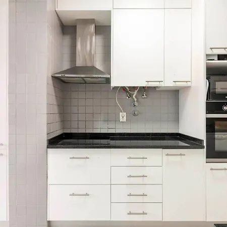 Saldanha L Iconic Climate Comfort 1 Min To Metro, Near Coworks And Eduardo Vii Park