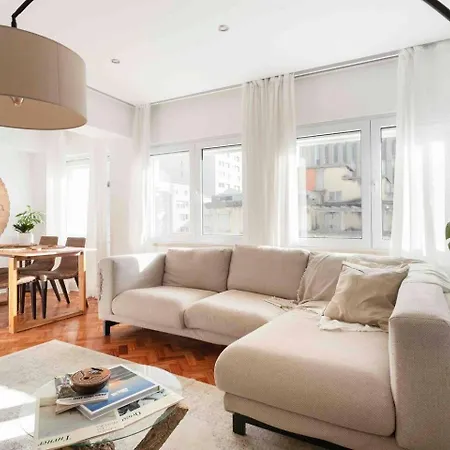 Saldanha L Iconic Climate Comfort 1 Min To Metro, Near Coworks And Eduardo Vii Park I Soar L