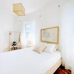 Habitación en casa particular Soar L Saldanha L Premium Climate Comfort 1 Min To Metro, Near Coworks And Eduardo Vii Park Lisboa