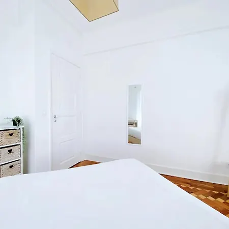 Saldanha L Iconic Climate Comfort 1 Min To Metro, Near Coworks And Eduardo Vii Park Accommodatie bij particulieren Lissabon