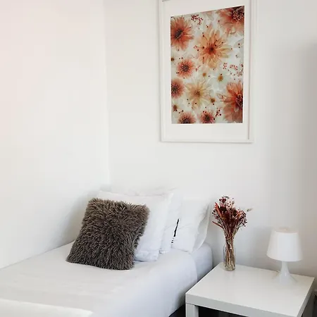 Rum i privatbostad Saldanha L Iconic Climate Comfort 1 Min To Metro, Near Coworks And Eduardo Vii Park