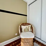 Quarto em Acomodações Particulares Soar I Saldanha I Premium Climate Comfort 1 Min To Metro, Near Coworks And Eduardo Vii Park